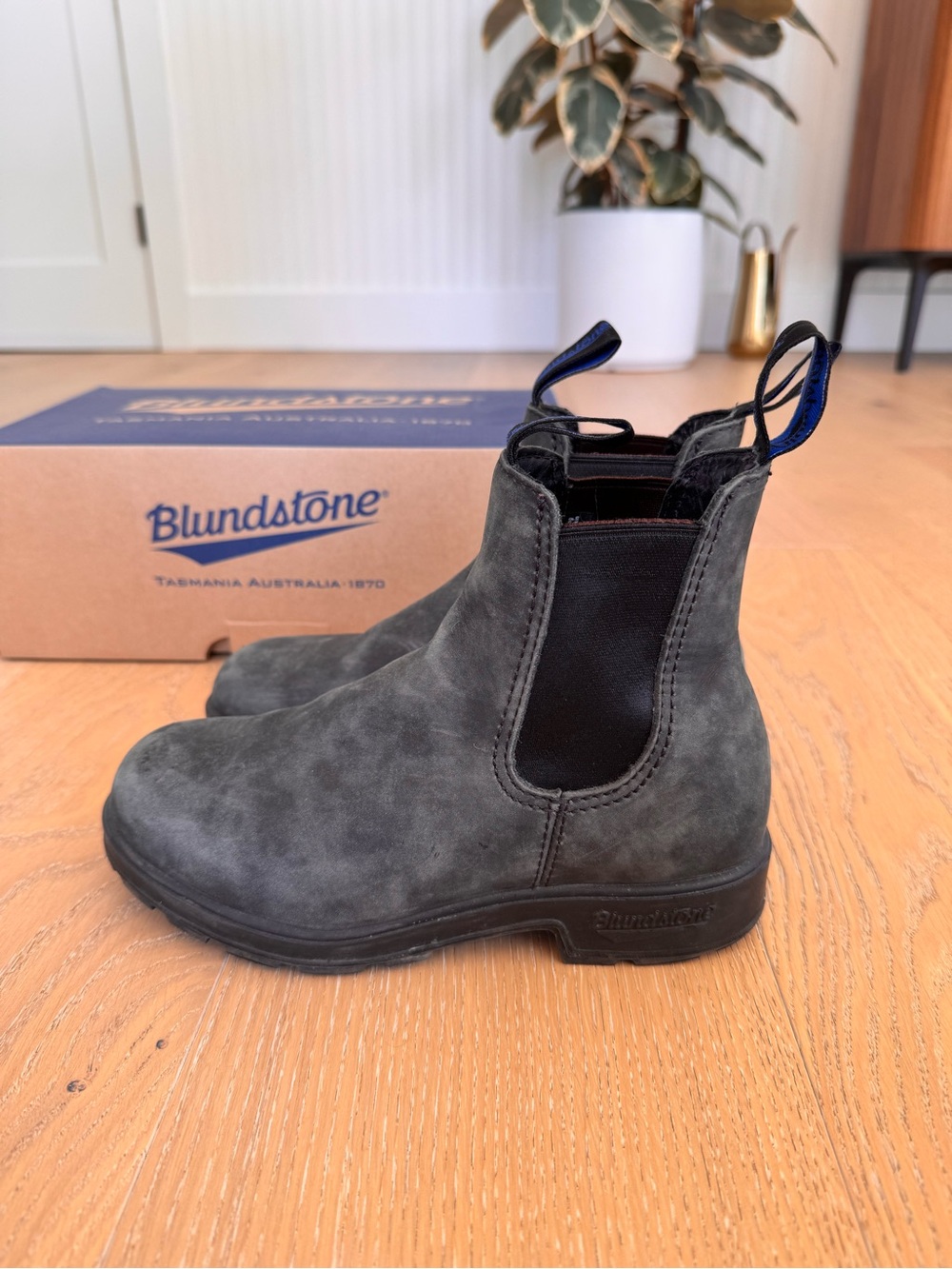 Blundstone Women’s Thermal High Top Boots — Rustic Black